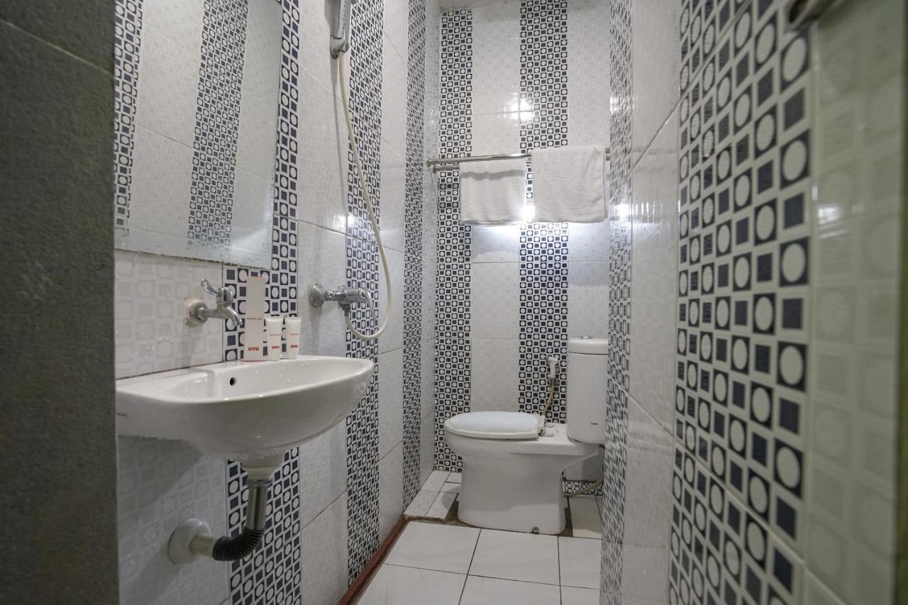 Oyo 1495 Hotel Lendosis Palembang Extérieur photo
