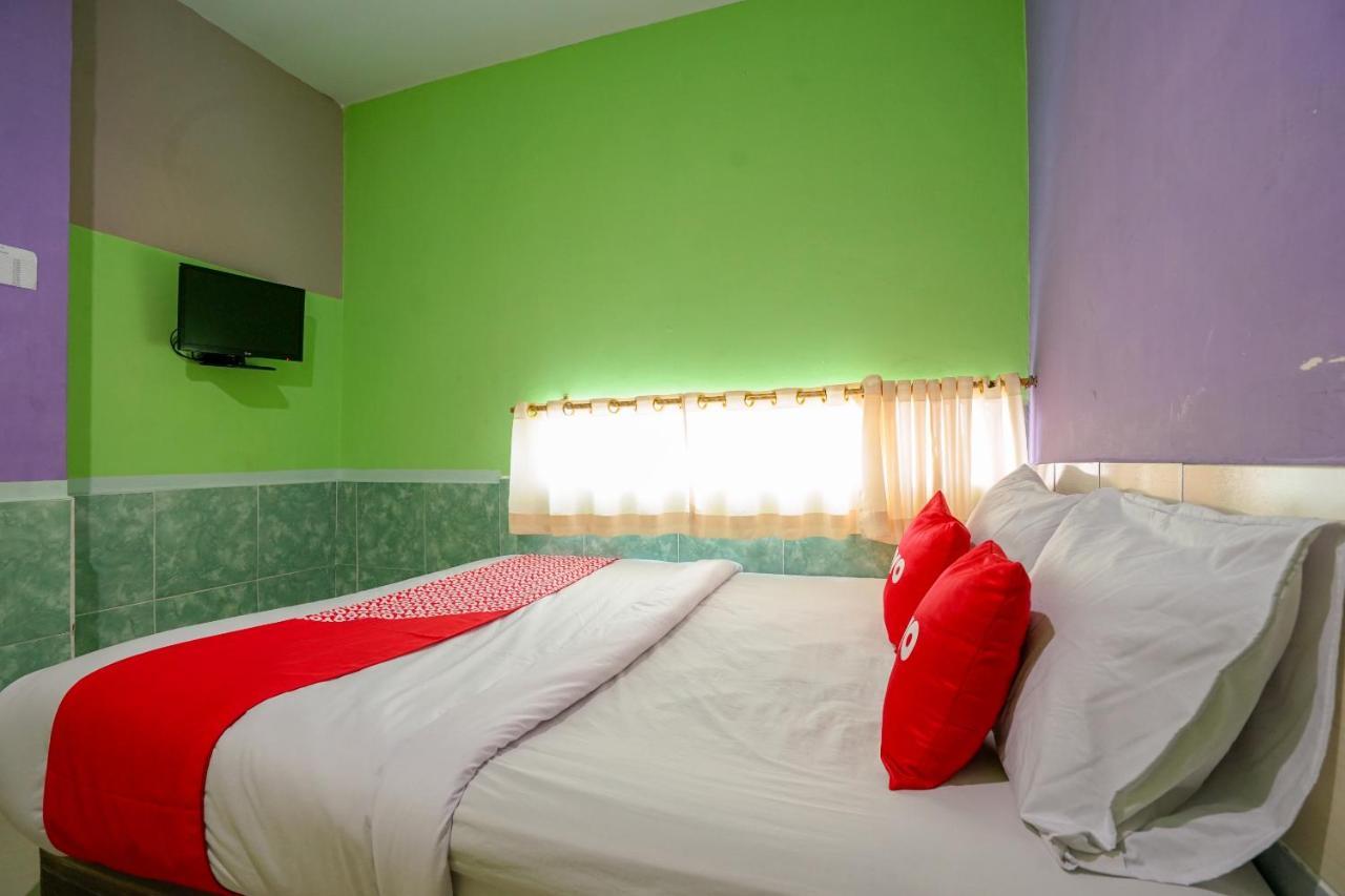 Oyo 1495 Hotel Lendosis Palembang Extérieur photo